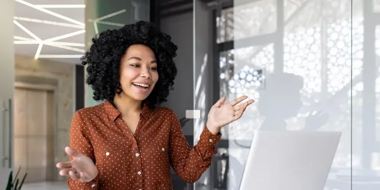 How to Introduce Yourself in an Email: A Complete Guide