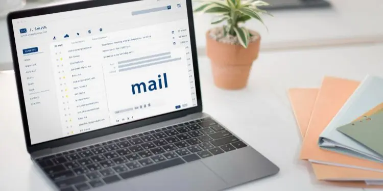 The Proper Email Format in 2025: Importance, Examples & FAQs