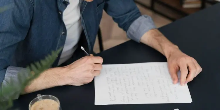 What is a Copywriter and How to Become One