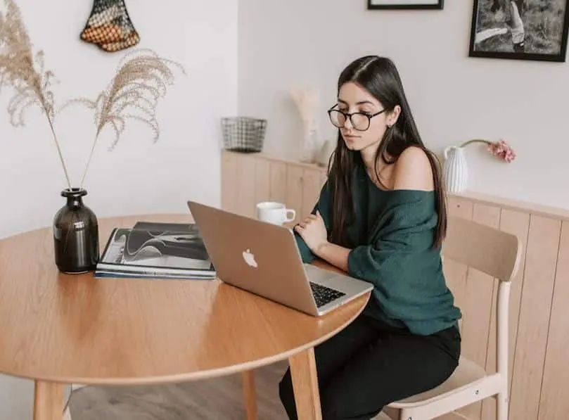 How to Analyze Job Descriptions for In-Demand Skills
