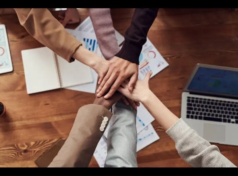 The Pros and Cons of Hybrid Jobs: A Balanced Perspective