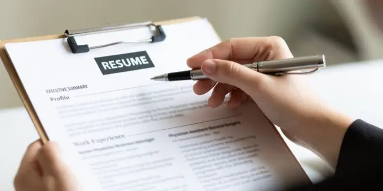How Long Should a Resume Be in 2025?