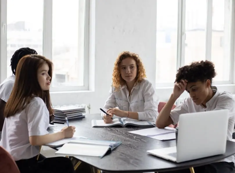 Sales Compensation Plans Examples: Models to Motivate Your Sales Team