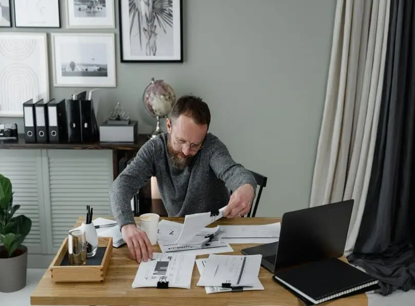 Conquer Compensation Chaos: 4 Keys to Effective Compensation Management