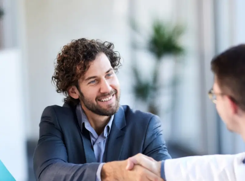 How to Start Sourcing Candidates: A 2025 Guide for Recruiters